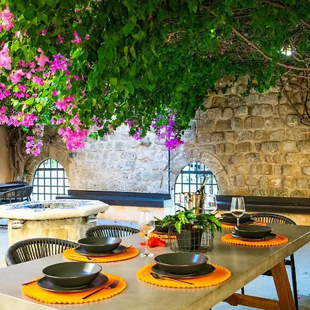 The Old Town House Apartment